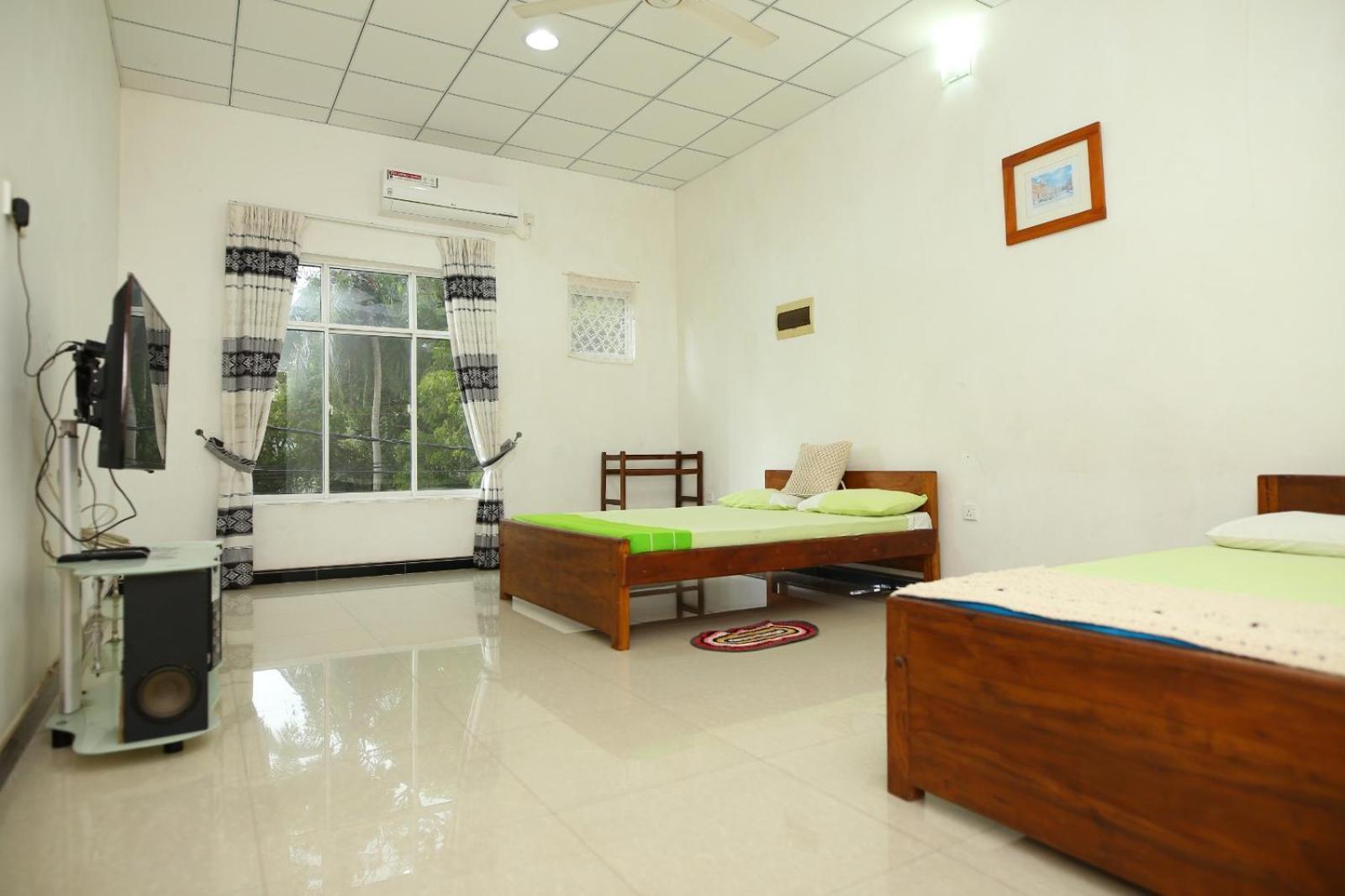 Sujee'S Guest House With Two Bed Rooms Anuradhapura Buitenkant foto